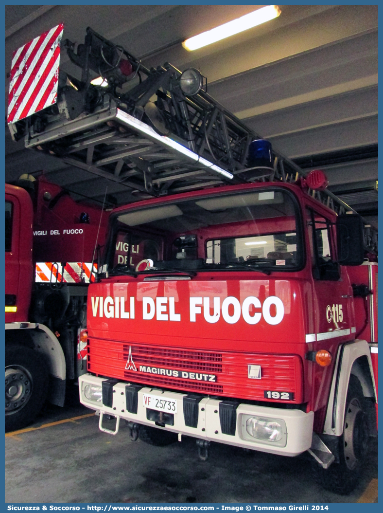 VF 25733
Corpo Nazionale Vigili del Fuoco
Iveco 192D13F
Allestitore Magirus Deutz
Ricondizionata Fortini S.r.l.
Parole chiave: VVF;V.V.F.;Corpo;Nazionale;Vigili;del;Fuoco;AutoScala;AS;Iveco;192D13F;Magirus;Deutz;Fortini