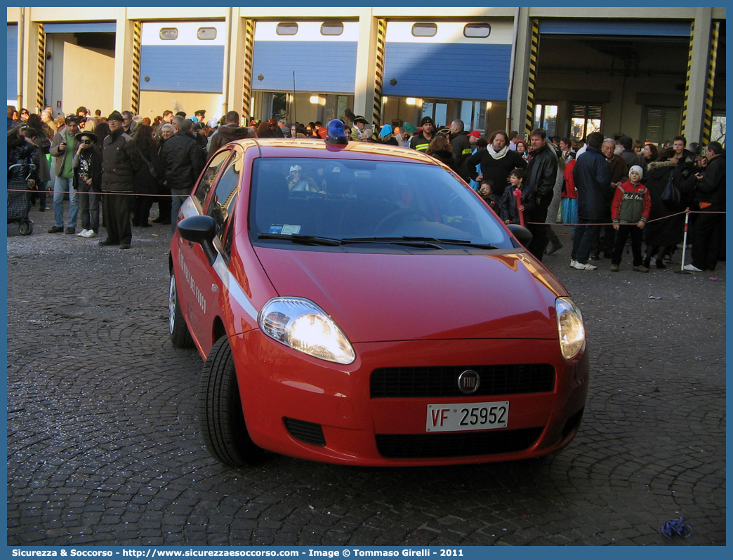 VF 25952
Corpo Nazionale Vigili del Fuoco
Fiat Grande Punto
Parole chiave: VVF;V.V.F.;Corpo;Nazionale;Vigili;del;Fuoco;Fiat;Grande;Punto