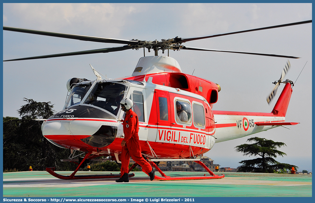 VF 65
Corpo Nazionale Vigili del Fuoco
Nucleo Elicotteri
Agusta Bell AB412
Parole chiave: VF;V.F.;VVF;V.V.F.;Corpo;Nazionale;Vigili del Fuoco;Vigili;Fuoco;Elicotteri;Agusta;Bell;AB412;65