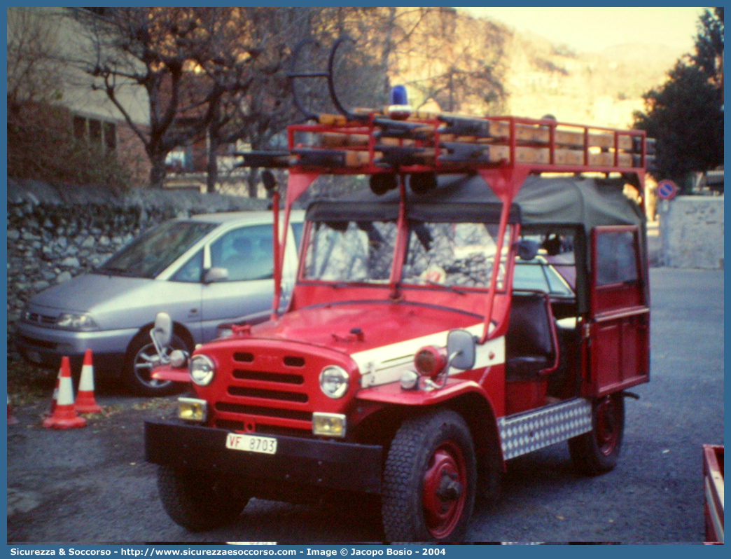 VF 8703
Corpo Nazionale Vigili del Fuoco
Fiat Campagnola
Parole chiave: VF;VVF;V.F.;V.V.F.;Corpo;Nazionale;Vigili del Fuoco;Vigili;Fuoco;Fiat;Campagnola;1101