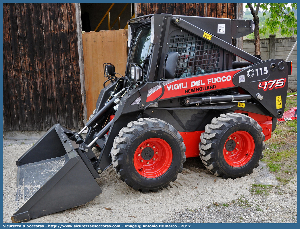 -
Corpo Nazionale Vigili del Fuoco
New Holland C175
Parole chiave: VF;V.F.;VVF;V.V.F.;Corpo;Nazionale;Vigili del Fuoco;Vigili;Fuoco;New;Holland;L175