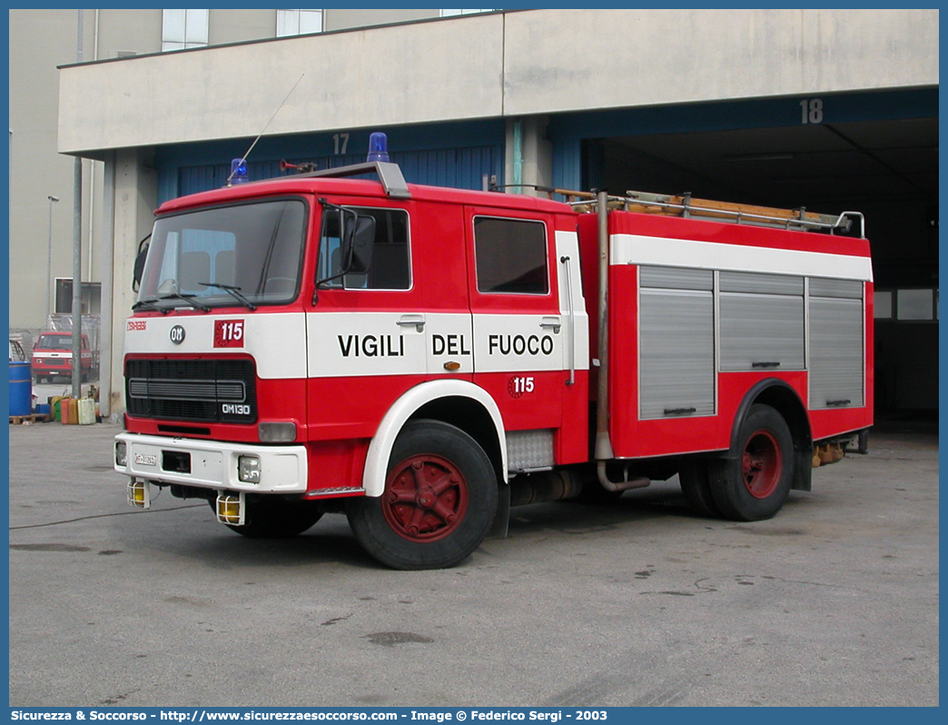 VF 11203
Corpo Nazionale Vigili del Fuoco
OM 130
Allestitore Baribbi S.p.A.
Parole chiave: VVF;V.V.F.;Corpo;Nazionale;Vigili;del;Fuoco;AutoPompaSerbatoio;APS;AutoPompa;OM;130;Baribbi