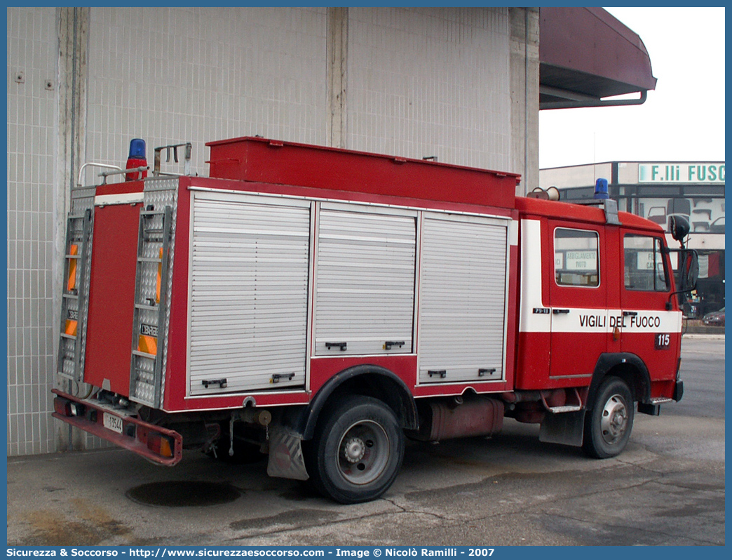 VF 13544
Corpo Nazionale Vigili del Fuoco
Fiat Iveco OM 79-13
Allestitore Baribbi S.p.A.
Parole chiave: VVF;V.V.F.;Corpo;Nazionale;Vigili;del;Fuoco;AutoPompaSerbatoio;APS;AutoPompa;Fiat;Iveco;OM;79-13;79;13;79.13;Baribbi