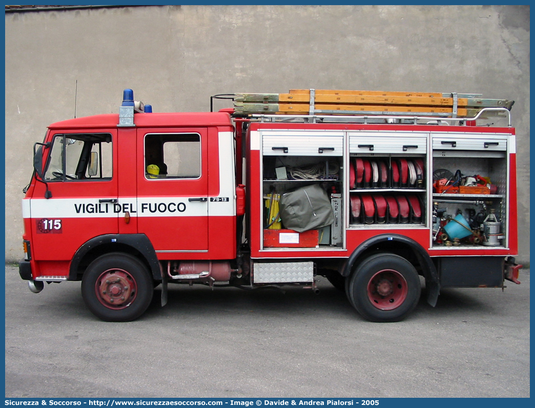 VF 13567
Corpo Nazionale Vigili del Fuoco
Fiat Iveco OM 79-13
Allestitore Baribbi S.p.A.
Parole chiave: VVF;V.V.F.;Corpo;Nazionale;Vigili;del;Fuoco;AutoPompaSerbatoio;APS;AutoPompa;Fiat;Iveco;OM;79-13;79;13;79.13;Baribbi