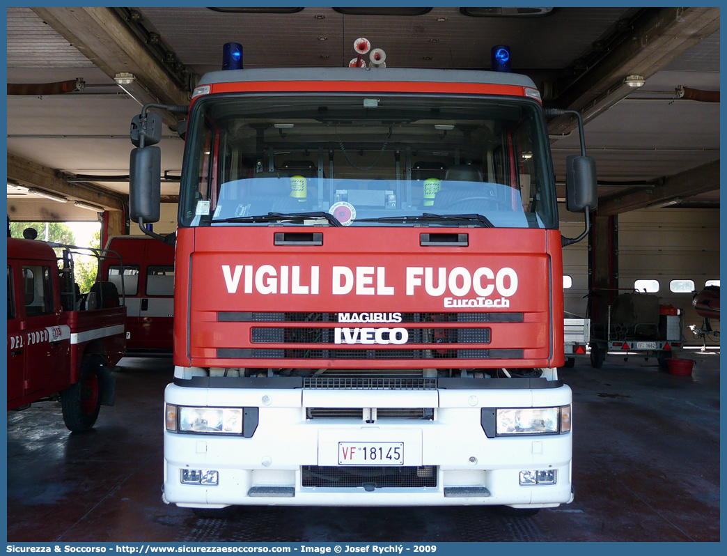 VF 18145
Corpo Nazionale Vigili del Fuoco
Iveco Magirus EuroTech 190E27 
Parole chiave: VVF;V.V.F.;Corpo;Nazionale;Vigili;del;Fuoco;AutoPompaSerbatoio;APS;A.P.S.;Iveco;Magirus;EuroTech;190E27