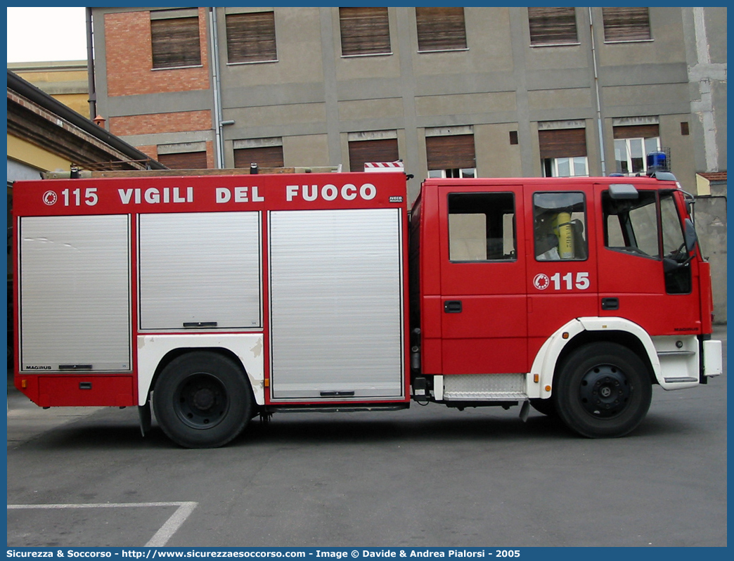 VF 18988
Corpo Nazionale Vigili del Fuoco
Iveco Magirus EuroFire 150E27 I serie

Parole chiave: VVF;V.V.F.;Corpo;Nazionale;Vigili;del;Fuoco;AutoPompaSerbatoio;APS;A.P.S.;Iveco;Magirus;EuroFire;150E27