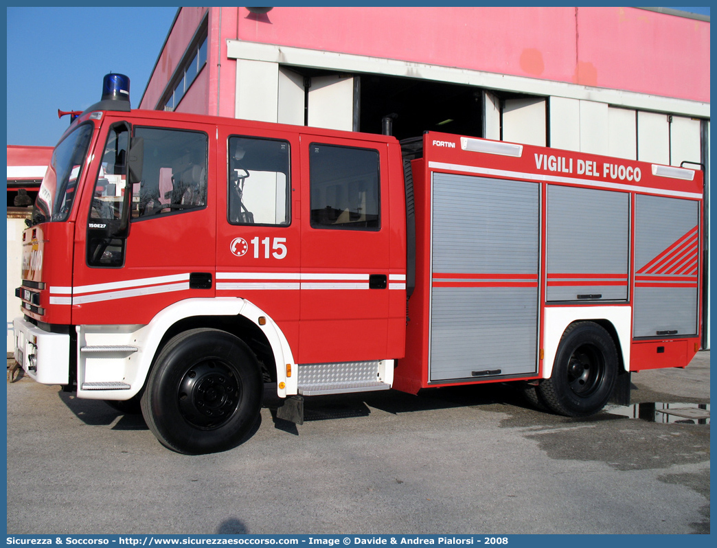 VF 18988
Corpo Nazionale Vigili del Fuoco
Iveco Magirus EuroFire 150E27 I serie
Ricondizionato Fortini S.r.l.
Parole chiave: VVF;V.V.F.;Corpo;Nazionale;Vigili;del;Fuoco;AutoPompaSerbatoio;APS;A.P.S.;Iveco;Magirus;EuroFire;150E27