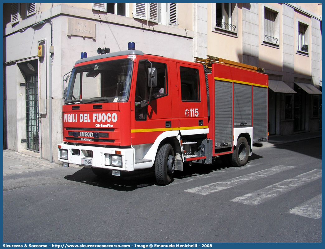 VF 19826
Corpo Nazionale Vigili del Fuoco
Iveco Magirus CityEuroFire
100E21 I serie
Parole chiave: VVF;V.V.F.;Corpo;Nazionale;Vigili;del;Fuoco;AutoPompaSerbatoio;APS;A.P.S.;Iveco;Magirus;EuroFire;100E21