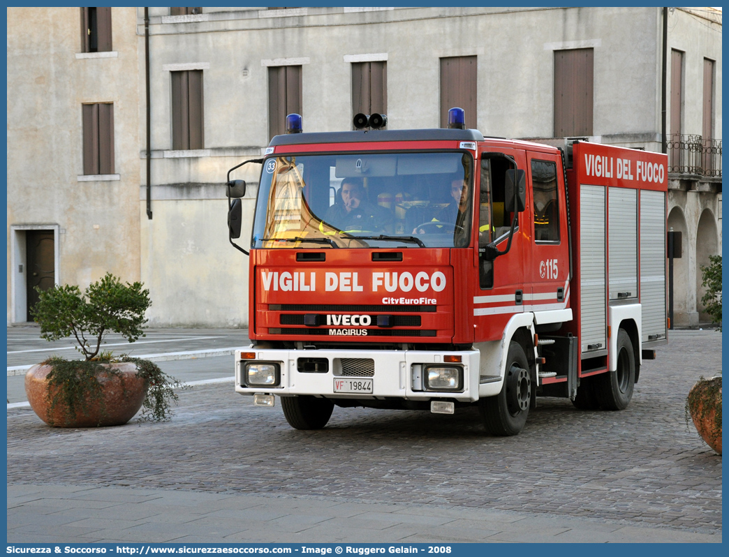 VF 19844
Corpo Nazionale Vigili del Fuoco
Iveco Magirus CityEuroFire
100E21 I serie
Parole chiave: VVF;V.V.F.;Corpo;Nazionale;Vigili;del;Fuoco;AutoPompaSerbatoio;APS;A.P.S.;Iveco;Magirus;EuroFire;100E21