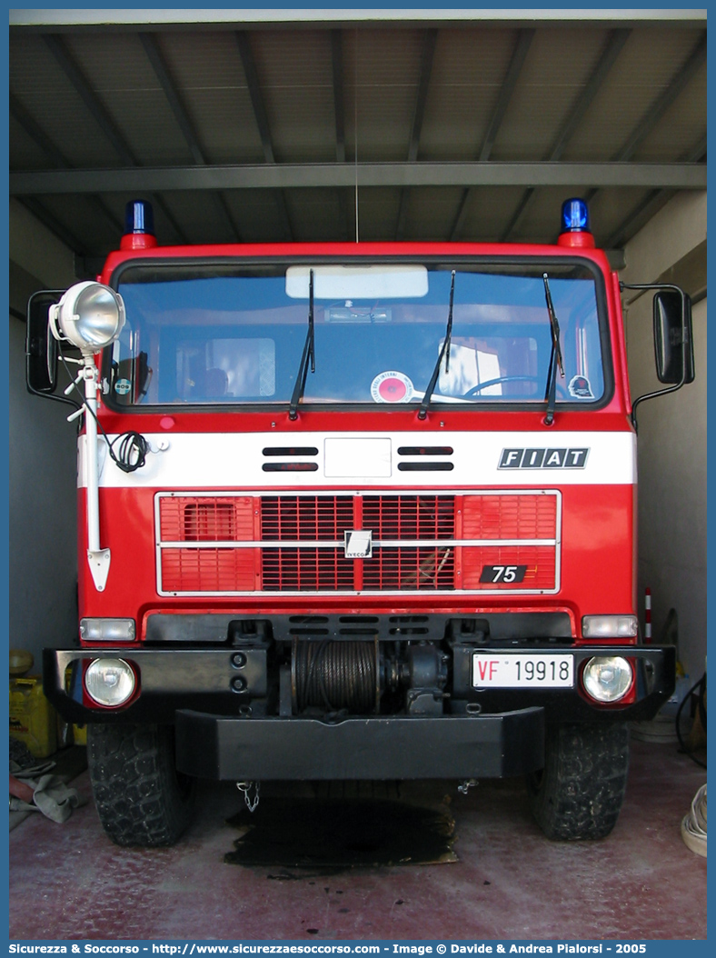 VF 19918
Corpo Nazionale Vigili del Fuoco
Fiat Iveco 75PC
Allestitore Rosenbauer International AG.
Parole chiave: VVF;V.V.F.;Corpo;Nazionale;Vigili;del;Fuoco;AutoPompaSerbatoio;APS;AutoPompa;Fiat;Iveco;75;PC;Rosenbauer