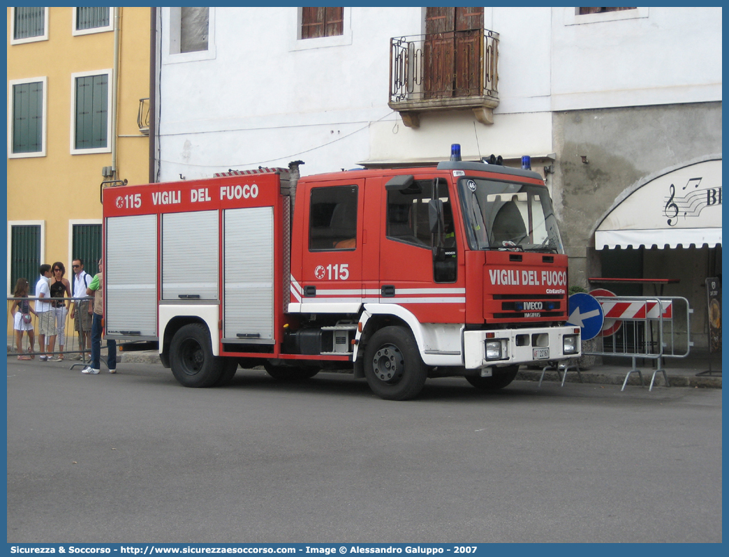 VF 20161
Corpo Nazionale Vigili del Fuoco
Iveco Magirus CityEuroFire
100E21 I serie
Parole chiave: VVF;V.V.F.;Corpo;Nazionale;Vigili;del;Fuoco;AutoPompaSerbatoio;APS;A.P.S.;Iveco;Magirus;EuroFire;100E21