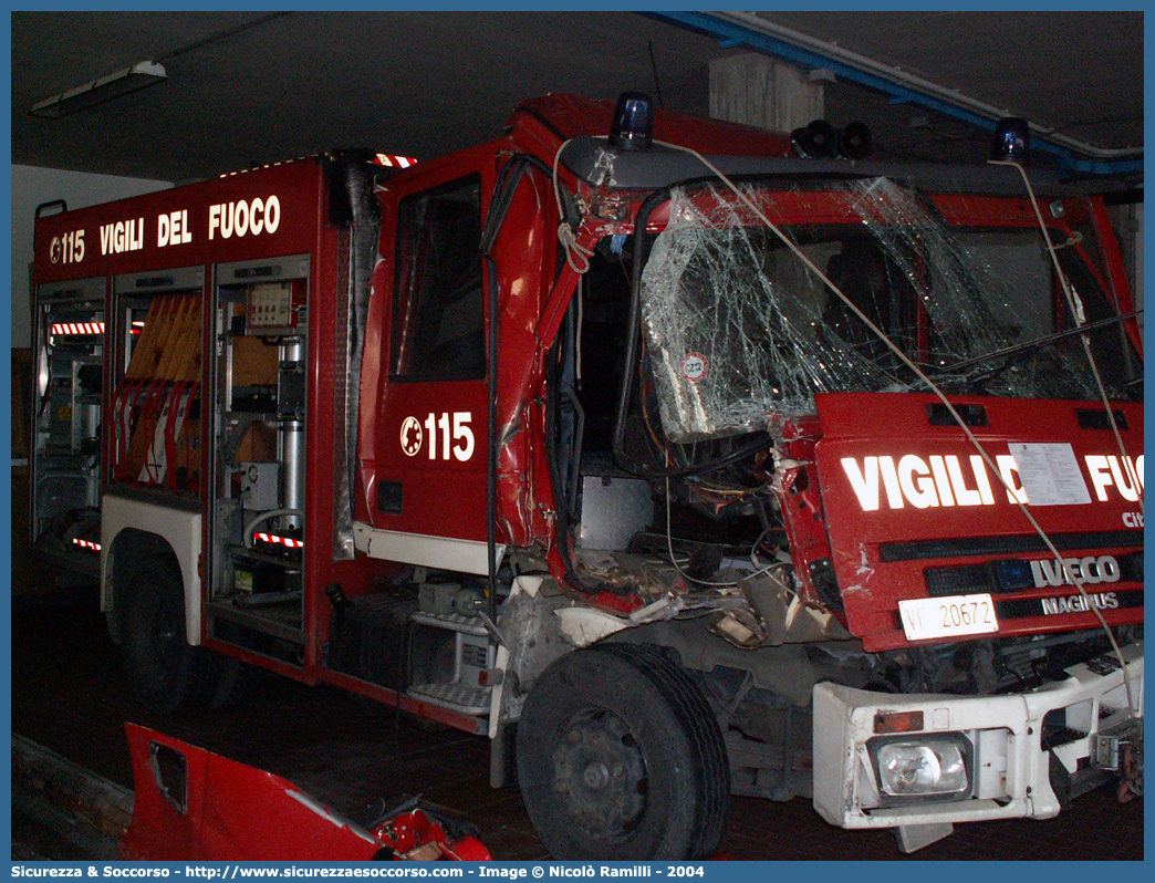 VF 20672
Corpo Nazionale Vigili del Fuoco
Iveco Magirus CityEuroFire
100E21 I serie
Parole chiave: VVF;V.V.F.;Corpo;Nazionale;Vigili;del;Fuoco;AutoPompaSerbatoio;APS;A.P.S.;Iveco;Magirus;EuroFire;100E21