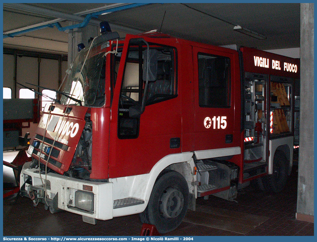 VF 20672
Corpo Nazionale Vigili del Fuoco
Iveco Magirus CityEuroFire
100E21 I serie
Parole chiave: VVF;V.V.F.;Corpo;Nazionale;Vigili;del;Fuoco;AutoPompaSerbatoio;APS;A.P.S.;Iveco;Magirus;EuroFire;100E21