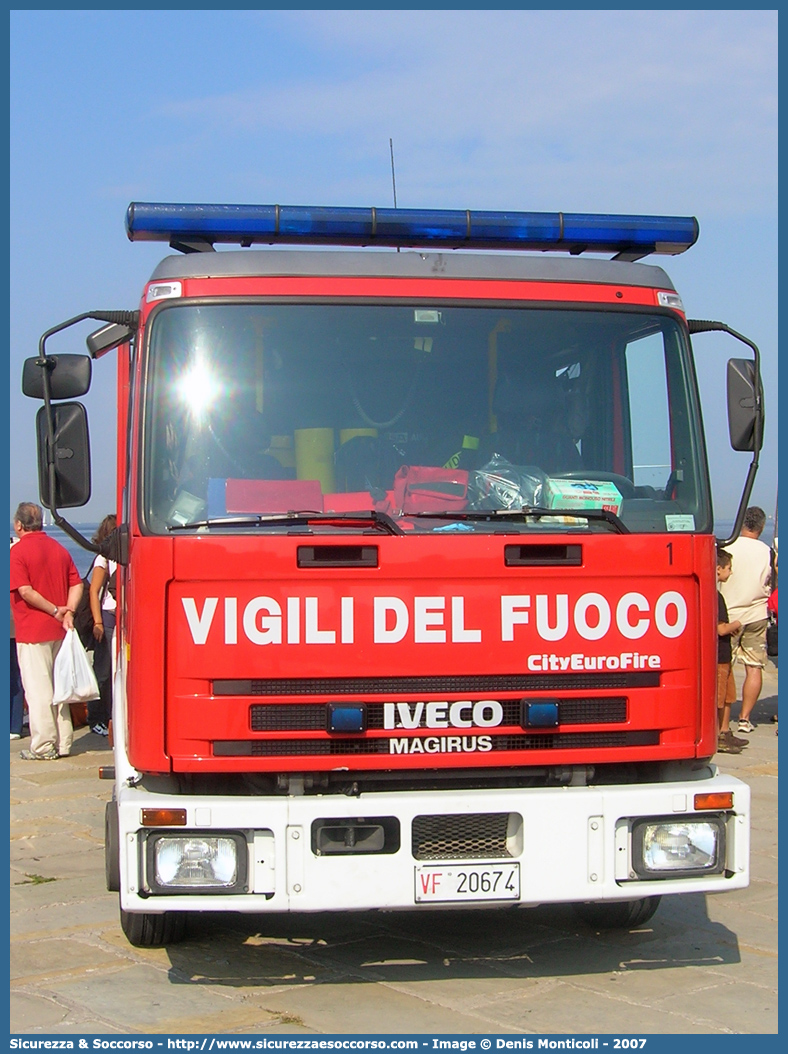 VF 20674
Corpo Nazionale Vigili del Fuoco
Iveco Magirus CityEuroFire
100E21 I serie
Parole chiave: VVF;V.V.F.;Corpo;Nazionale;Vigili;del;Fuoco;AutoPompaSerbatoio;APS;A.P.S.;Iveco;Magirus;EuroFire;100E21