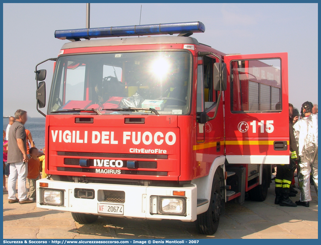 VF 20674
Corpo Nazionale Vigili del Fuoco
Iveco Magirus CityEuroFire
100E21 I serie
Parole chiave: VVF;V.V.F.;Corpo;Nazionale;Vigili;del;Fuoco;AutoPompaSerbatoio;APS;A.P.S.;Iveco;Magirus;EuroFire;100E21