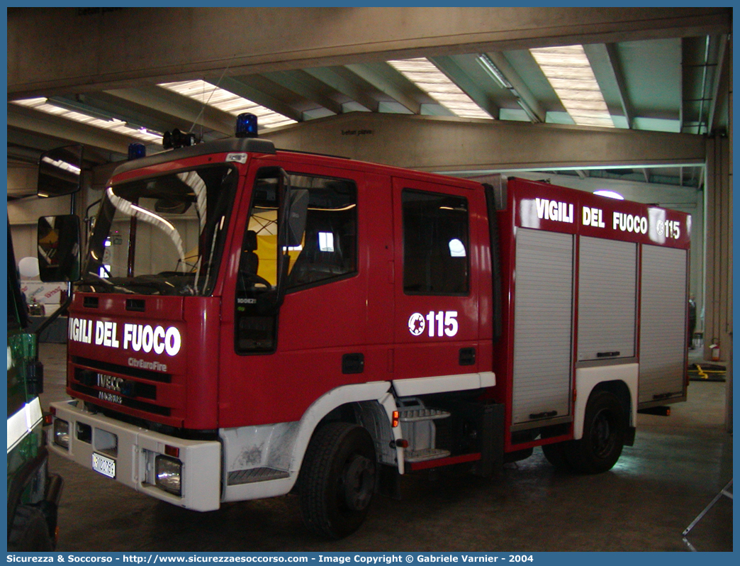 VF 20759
Corpo Nazionale Vigili del Fuoco
Iveco Magirus CityEuroFire
100E21 I serie
Parole chiave: VVF;V.V.F.;Corpo;Nazionale;Vigili;del;Fuoco;AutoPompaSerbatoio;APS;A.P.S.;Iveco;Magirus;EuroFire;100E21