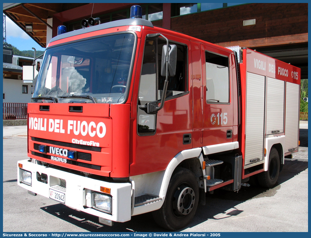 VF 20942
Corpo Nazionale Vigili del Fuoco
Iveco Magirus CityEuroFire
100E21 I serie
Parole chiave: VVF;V.V.F.;Corpo;Nazionale;Vigili;del;Fuoco;AutoPompaSerbatoio;APS;A.P.S.;Iveco;Magirus;EuroFire;100E21