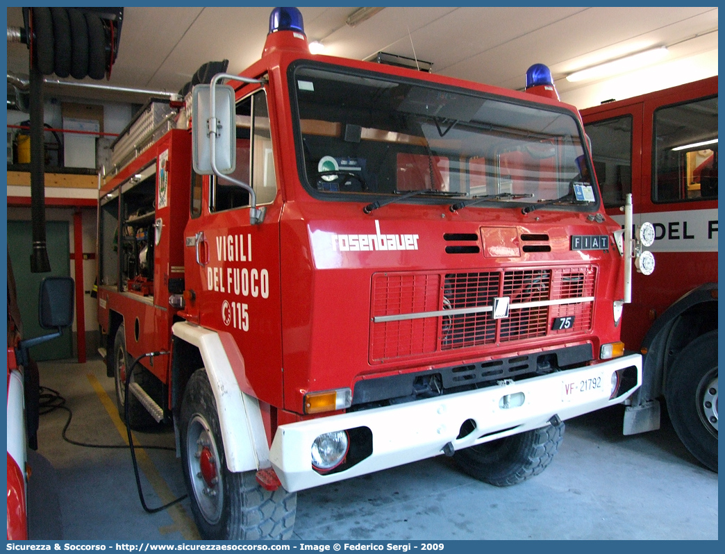 VF 21792
Corpo Nazionale Vigili del Fuoco
Fiat Iveco 75PC
Allestitore Rosenbauer International AG.
Parole chiave: VVF;V.V.F.;Corpo;Nazionale;Vigili;del;Fuoco;AutoPompaSerbatoio;APS;AutoPompa;Fiat;Iveco;75;PC;Rosenbauer