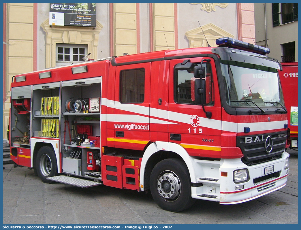 VF 22596
Corpo Nazionale Vigili del Fuoco
Mercedes Benz Actros 1841
Allestitore BAI S.r.l.
Parole chiave: VVF;V.V.F.;Corpo;Nazionale;Vigili;del;Fuoco;AutoPompaSerbatoio;APS;A.P.S.;Mercedes Benz;Actros;1841;BAI