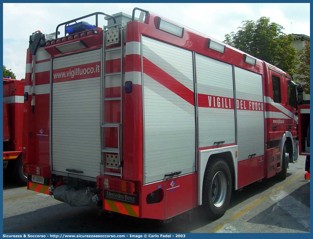 VF 22605
Corpo Nazionale Vigili del Fuoco
Mercedes Benz Actros 1841
Allestitore BAI S.r.l.
Parole chiave: VVF;V.V.F.;Corpo;Nazionale;Vigili;del;Fuoco;AutoPompaSerbatoio;APS;A.P.S.;Mercedes Benz;Actros;1841;BAI