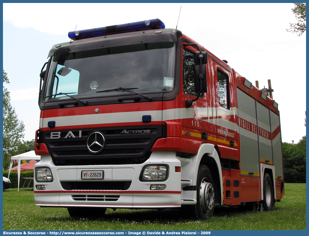 VF 22629
Corpo Nazionale Vigili del Fuoco
Mercedes Benz Actros 1841
Allestitore BAI S.r.l.
Parole chiave: VVF;V.V.F.;Corpo;Nazionale;Vigili;del;Fuoco;AutoPompaSerbatoio;APS;A.P.S.;Mercedes Benz;Actros;1841;BAI