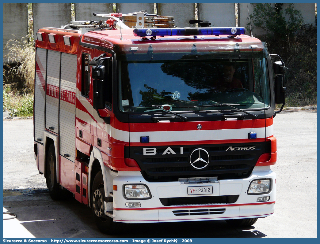 VF 23312
Corpo Nazionale Vigili del Fuoco
Mercedes Benz Actros 1841
Allestitore BAI S.r.l.
Parole chiave: VVF;V.V.F.;Corpo;Nazionale;Vigili;del;Fuoco;AutoPompaSerbatoio;APS;A.P.S.;Mercedes Benz;Actros;1841;BAI