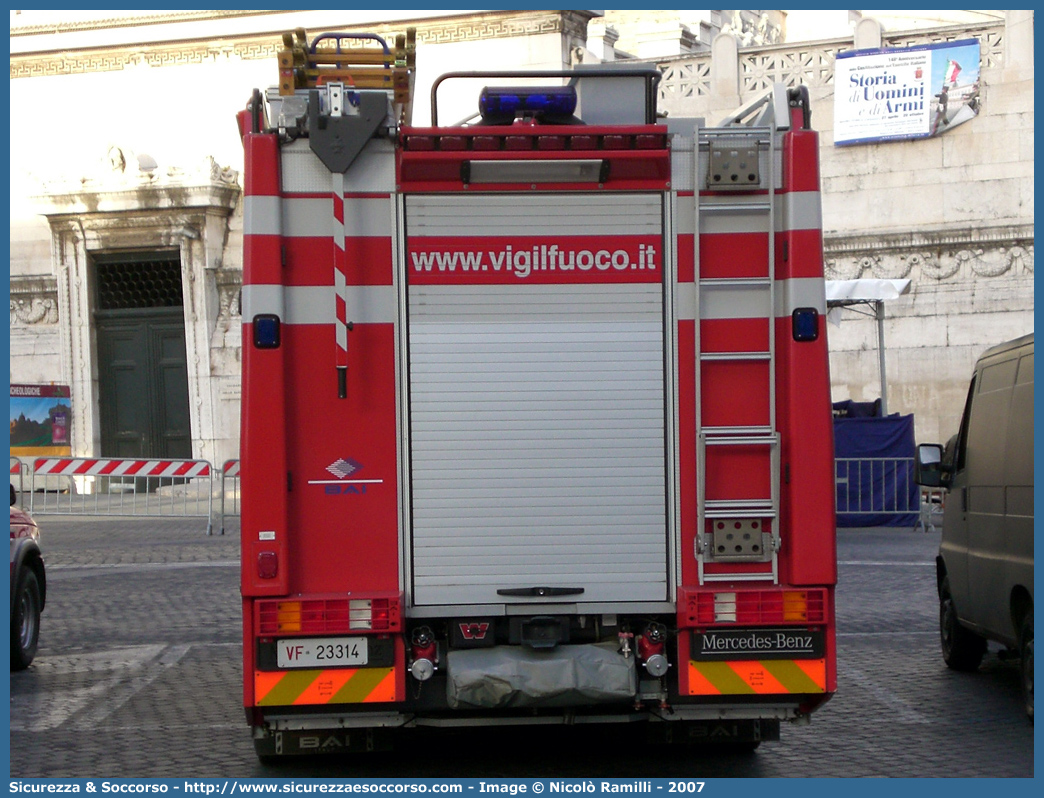 VF 23314
Corpo Nazionale Vigili del Fuoco
Mercedes Benz Actros 1841
Allestitore BAI S.r.l.
Parole chiave: VVF;V.V.F.;Corpo;Nazionale;Vigili;del;Fuoco;AutoPompaSerbatoio;APS;A.P.S.;Mercedes Benz;Actros;1841;BAI