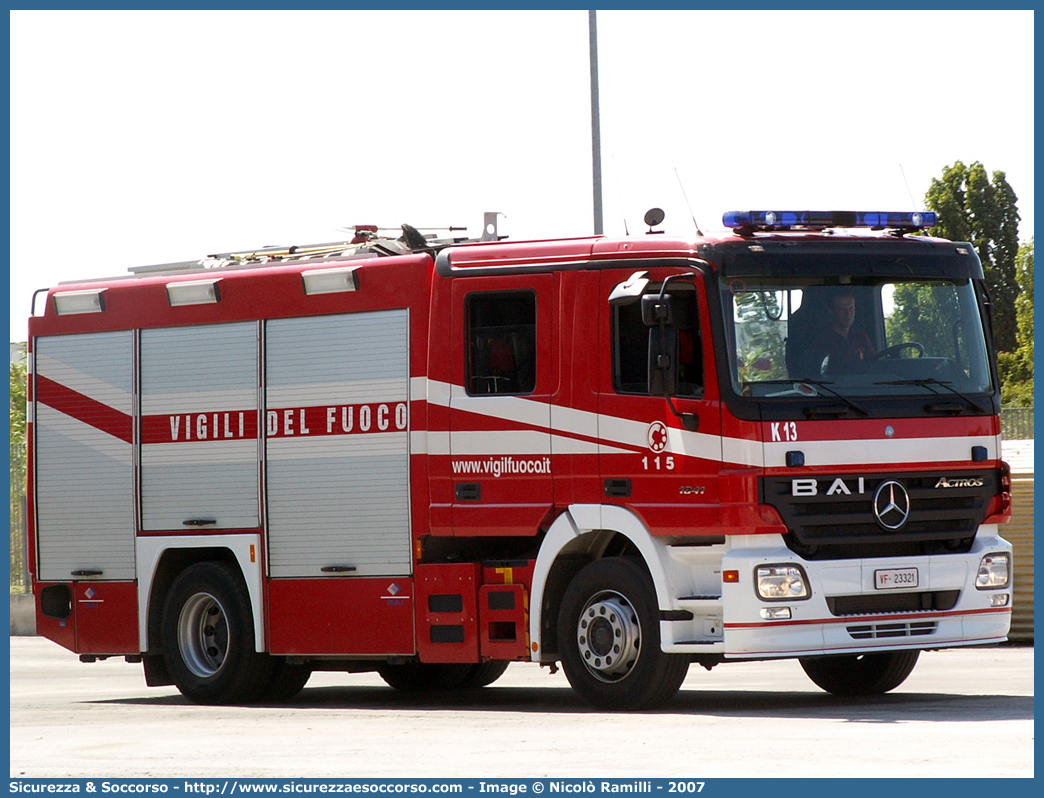 VF 23321
Corpo Nazionale Vigili del Fuoco
Mercedes Benz Actros 1841
Allestitore BAI S.r.l.
Parole chiave: VVF;V.V.F.;Corpo;Nazionale;Vigili;del;Fuoco;AutoPompaSerbatoio;APS;A.P.S.;Mercedes Benz;Actros;1841;BAI