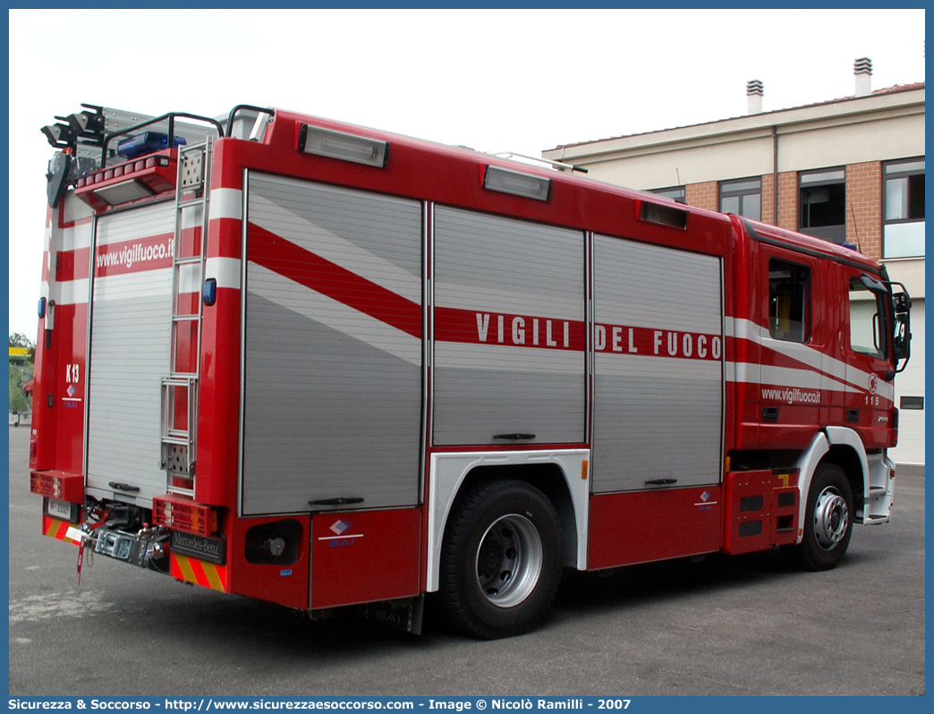 VF 23321
Corpo Nazionale Vigili del Fuoco
Mercedes Benz Actros 1841
Allestitore BAI S.r.l.
Parole chiave: VVF;V.V.F.;Corpo;Nazionale;Vigili;del;Fuoco;AutoPompaSerbatoio;APS;A.P.S.;Mercedes Benz;Actros;1841;BAI