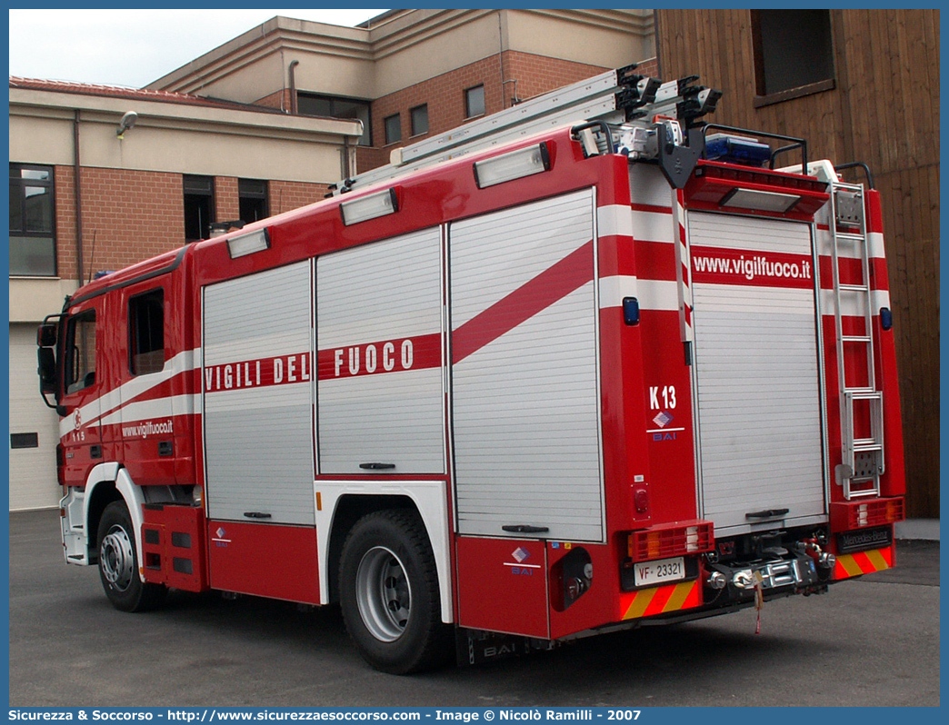 VF 23321
Corpo Nazionale Vigili del Fuoco
Mercedes Benz Actros 1841
Allestitore BAI S.r.l.
Parole chiave: VVF;V.V.F.;Corpo;Nazionale;Vigili;del;Fuoco;AutoPompaSerbatoio;APS;A.P.S.;Mercedes Benz;Actros;1841;BAI