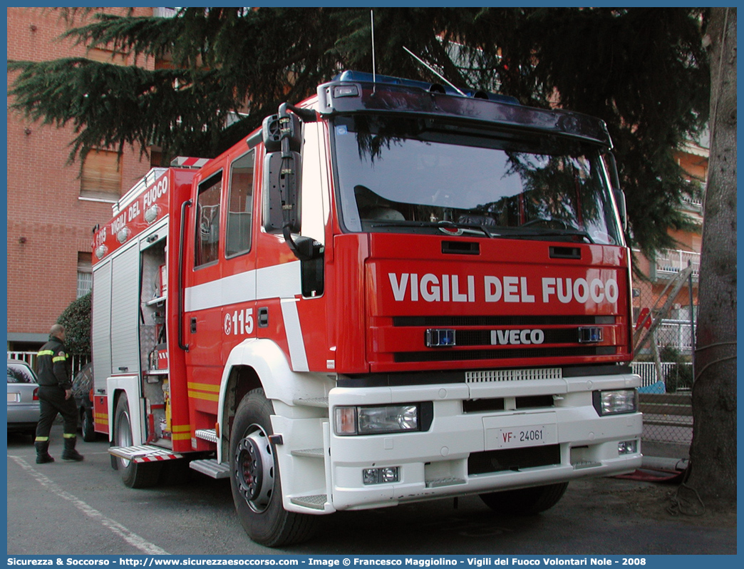 VF 24061
Corpo Nazionale Vigili del Fuoco
Iveco EuroTech 440E42
Allestitore Scelza S.n.c.

Parole chiave: VVF;V.V.F.;Corpo;Nazionale;Vigili;del;Fuoco;AutoPompaSerbatoio;APS;Iveco;EuroTech;440E42;Scelza