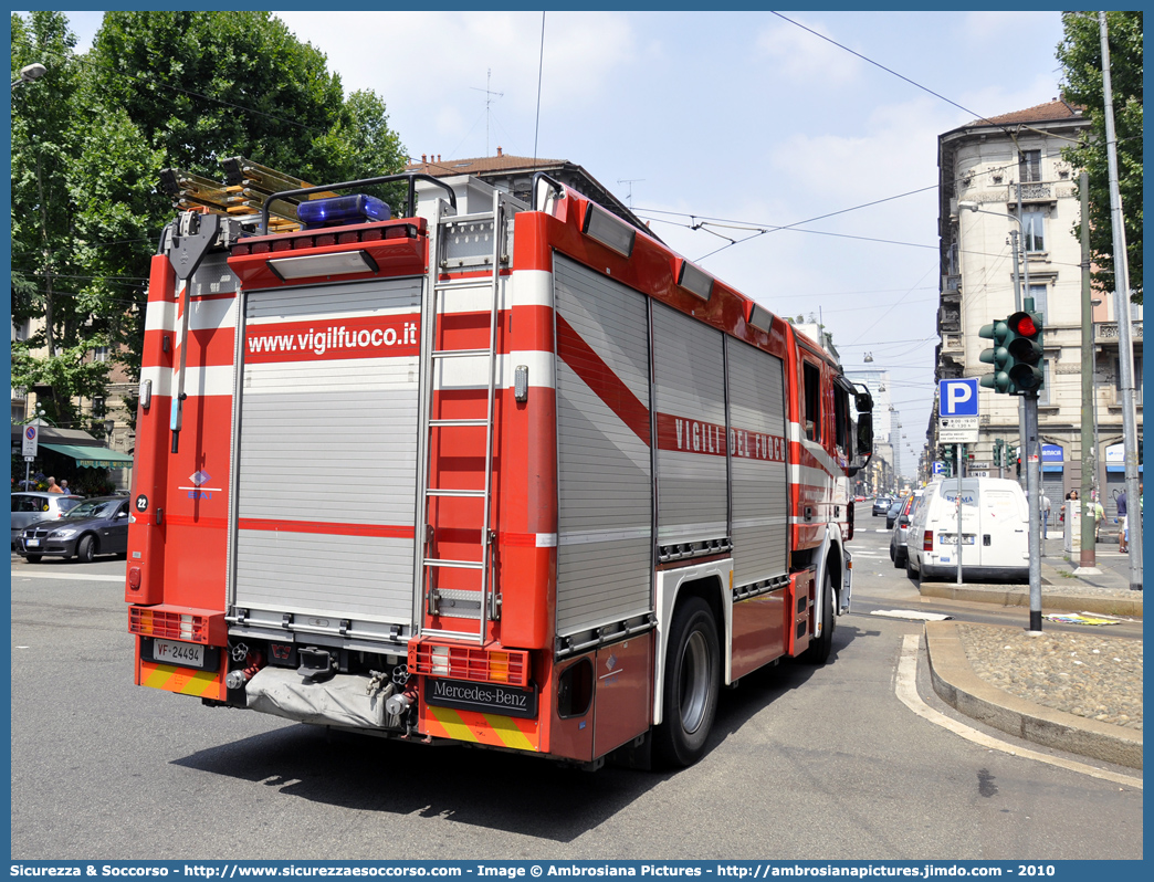 VF 24494
Corpo Nazionale Vigili del Fuoco
Mercedes Benz Actros 1841
Allestitore BAI S.r.l.
Parole chiave: VVF;V.V.F.;Corpo;Nazionale;Vigili;del;Fuoco;AutoPompaSerbatoio;APS;A.P.S.;Mercedes Benz;Actros;1841;BAI