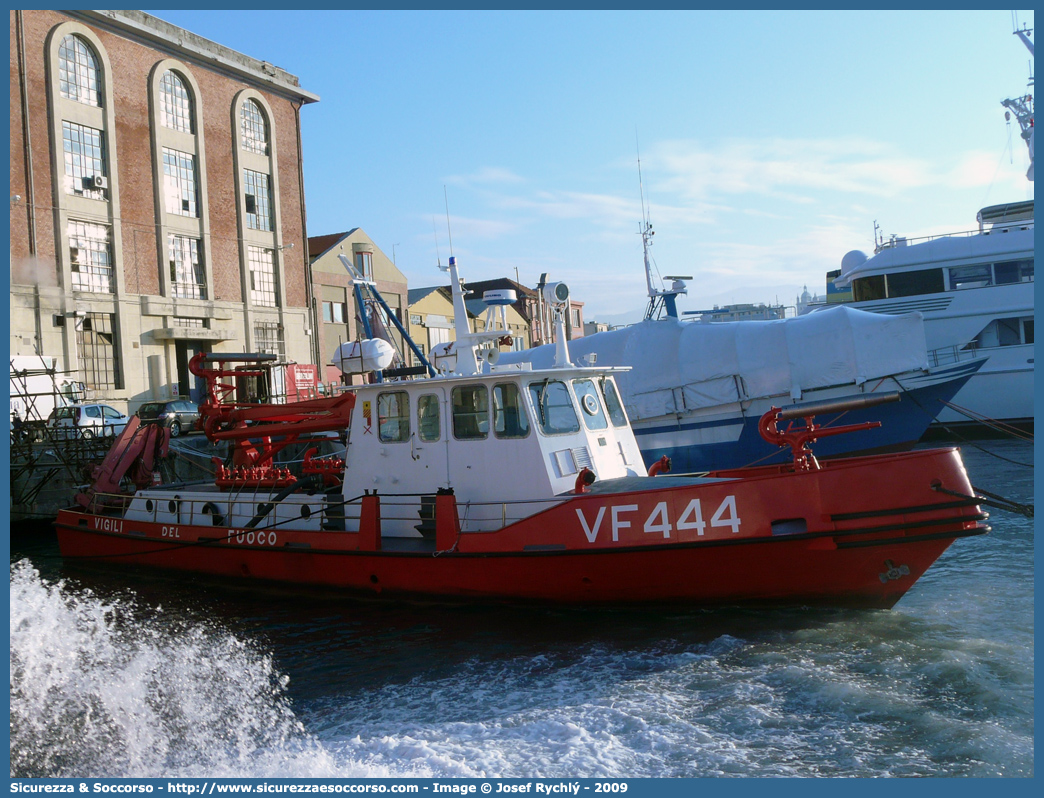 VF 444
Corpo Nazionale Vigili del Fuoco
Nucleo Portuale
MotoBarcaPompa Classe 400
(variante)
Parole chiave: Corpo;Nazionale;Vigili del Fuoco;Vigili;Fuoco;MotoBarcaPompa;Classe 400;Portuale;Navale;Nautica;Nautico;Nautici;Porti;Imbarcazione