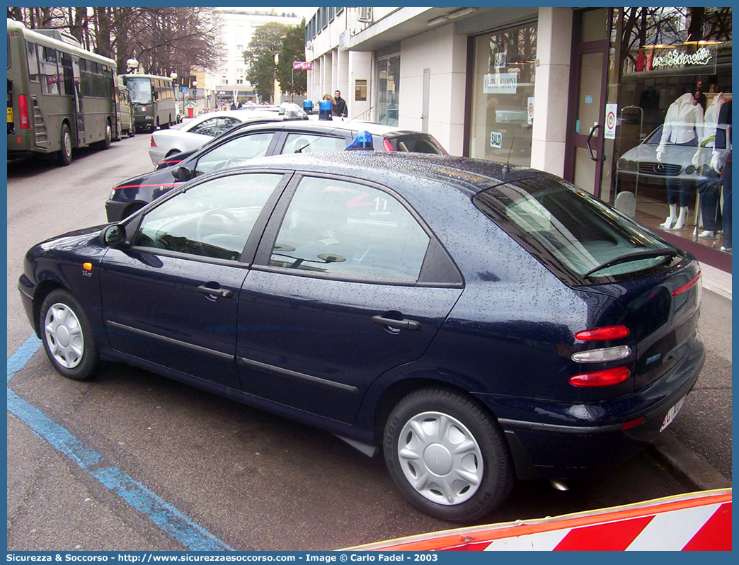 CC AU765
Arma dei Carabinieri
Fiat Brava
Parole chiave: CC;C.C.;Arma;dei;Carabinieri;Fiat;Brava