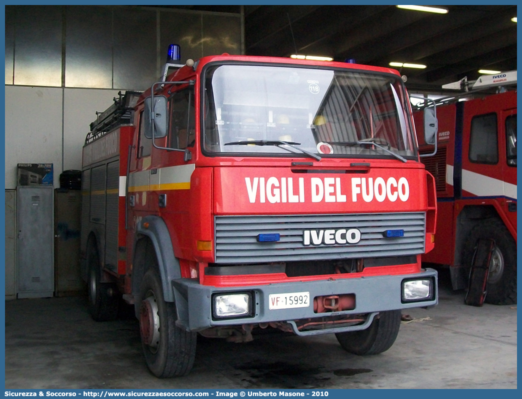 VF 15992
Corpo Nazionale Vigili del Fuoco
Iveco 190-26
Allestitore Baribbi S.p.A.
Parole chiave: VVF;V.V.F.;Corpo;Nazionale;Vigili;del;Fuoco;AutoPompaSerbatoio;APS;A.P.S.;Iveco;190;26;190-26;Baribbi