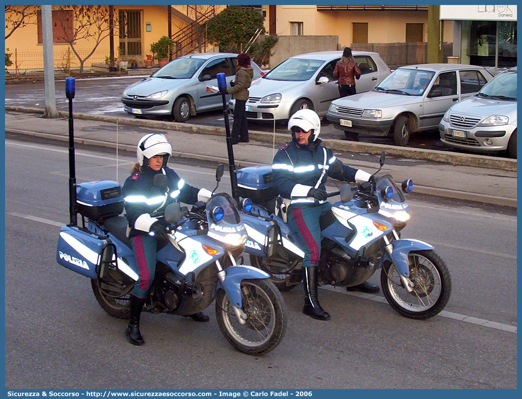 -
Polizia di Stato
Polizia Stradale
Aprilia Pegaso 650 II serie
Parole chiave: Polizia di Stato;Polizia;PS;Polizia Stradale;Aprilia;Pegaso;650;G1227;G1230