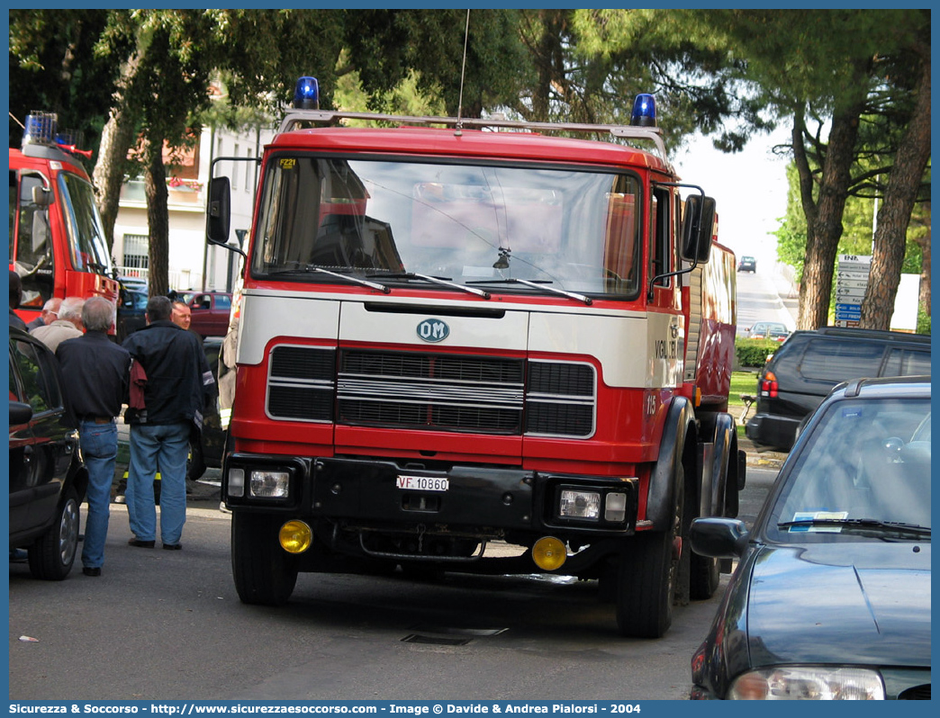 VF 10860
Corpo Nazionale Vigili del Fuoco
OM 155
Allestitori Baribbi S.p.A.
(I variante)
Parole chiave: Corpo;Nazionale;Vigili del Fuoco;Vigili;Fuoco;ABP;A.B.P.;AutoBottePompa;AutoBotte;OM;155;Baribbi