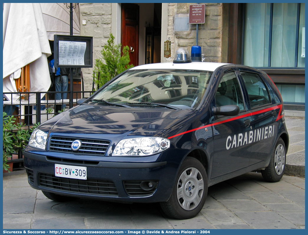 CC BV309
Arma dei Carabinieri
Fiat Punto III serie
Parole chiave: CC;C.C.;Arma;dei;Carabinieri;Fiat;Punto