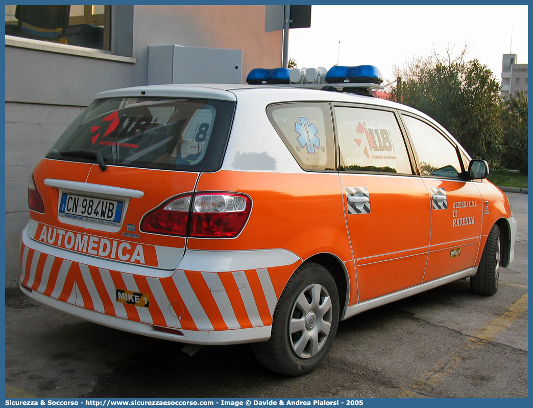 MIKE 02S
118 Romagna Soccorso
Ambito Territoriale di Ravenna
Toyota Avensis Verso I serie restyling
Allestitore MAF S.n.c.
Parole chiave: Toyota;Avensis;Verso;118;Romagna;Ravenna;Soccorso;Automedica;Auto Medica;Automedicalizzata;Auto Medicalizzata;MAF;M.A.F.;Mariani Alfredo e Figlio