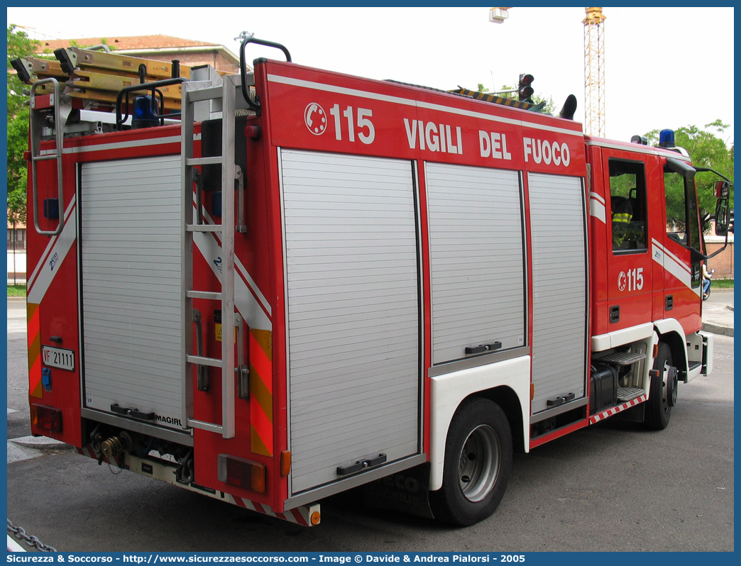 VF 21111
Corpo Nazionale Vigili del Fuoco
Iveco Magirus City2000
100E21 I serie
Parole chiave: VVF;V.V.F.;Corpo;Nazionale;Vigili;del;Fuoco;AutoPompaSerbatoio;APS;A.P.S.;Iveco;Magirus;EuroFire;100E21;City2000;City;2000