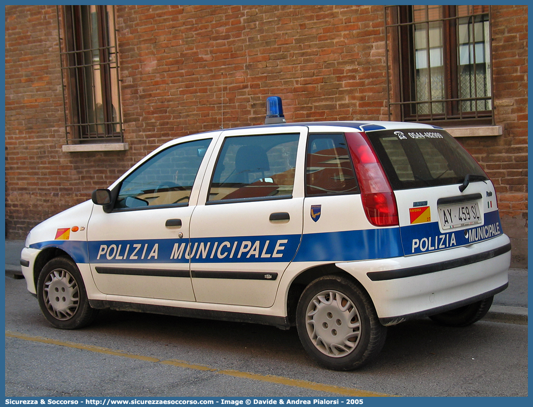 -
Polizia Municipale
Comune di Ravenna
Fiat Punto I serie
Parole chiave: Polizia;Municipale;Locale;Ravenna;Fiat;Punto