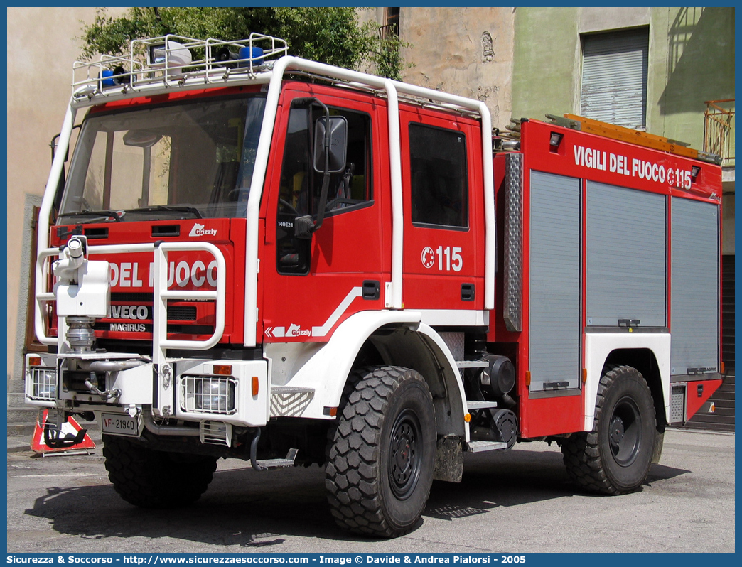 VF 21940
Corpo Nazionale Vigili del Fuoco
Iveco Magirus EuroCargo 
140E24 4x4 I serie "Grizzly"
Parole chiave: VVF;V.V.F.;Corpo;Nazionale;Vigili;del;Fuoco;AutoPompaSerbatoio;APS;A.P.S.;Iveco;Magirus;EuroCargo;Grizzly;140E24;4x4