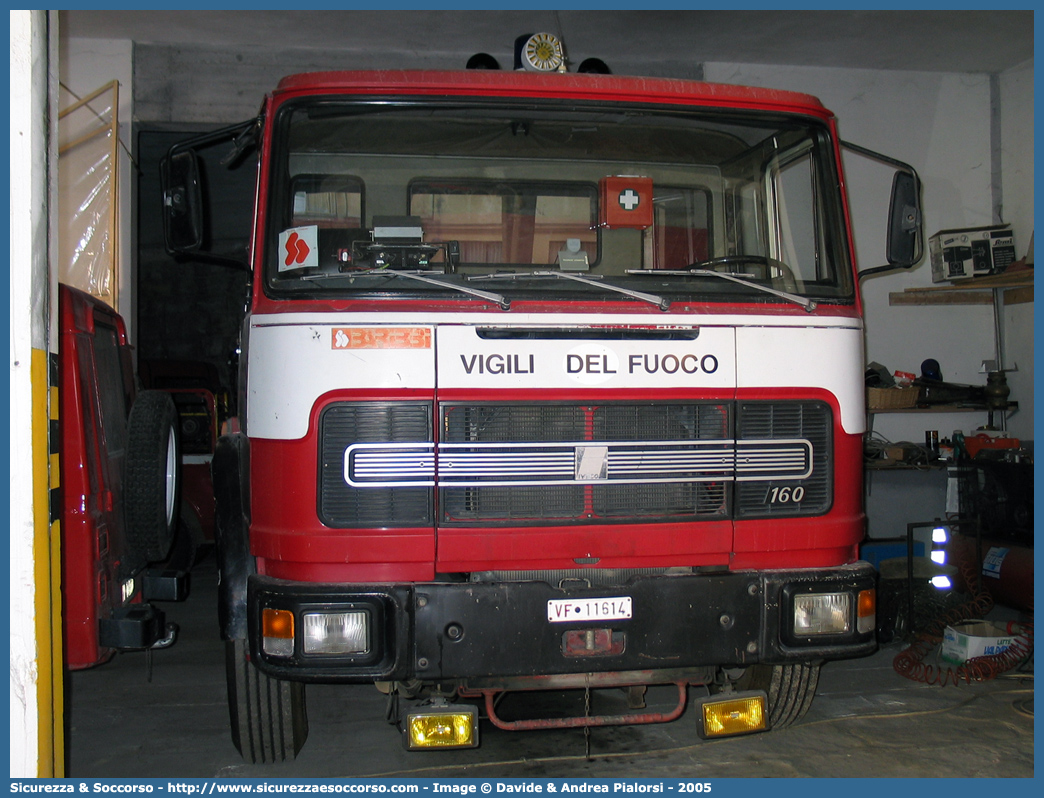 VF 11614
Corpo Nazionale Vigili del Fuoco
Iveco 160
Allestitore Baribbi S.p.A.
Parole chiave: Corpo;Nazionale;Vigili del Fuoco;Vigili;Fuoco;ABP;A.B.P.;AutoBottePompa;AutoBotte;Iveco;160;Baribbi;11614