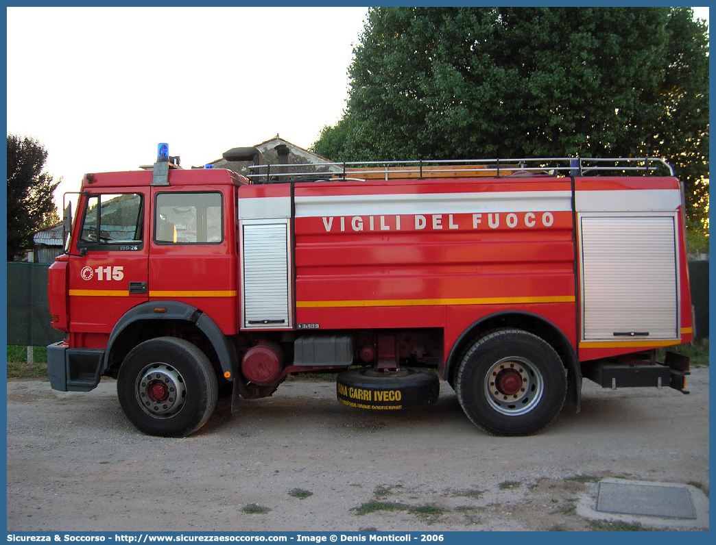 VF 17252
Corpo Nazionale Vigili del Fuoco
Iveco 190-26
Allestitore Baribbi S.p.A.
Parole chiave: VVF;V.V.F.;Corpo;Nazionale;Vigili;del;Fuoco;ABP;A.B.P.;AutoBottePompa;AutoBotte;Fiat;Iveco;190-26;190 - 26;Baribbi