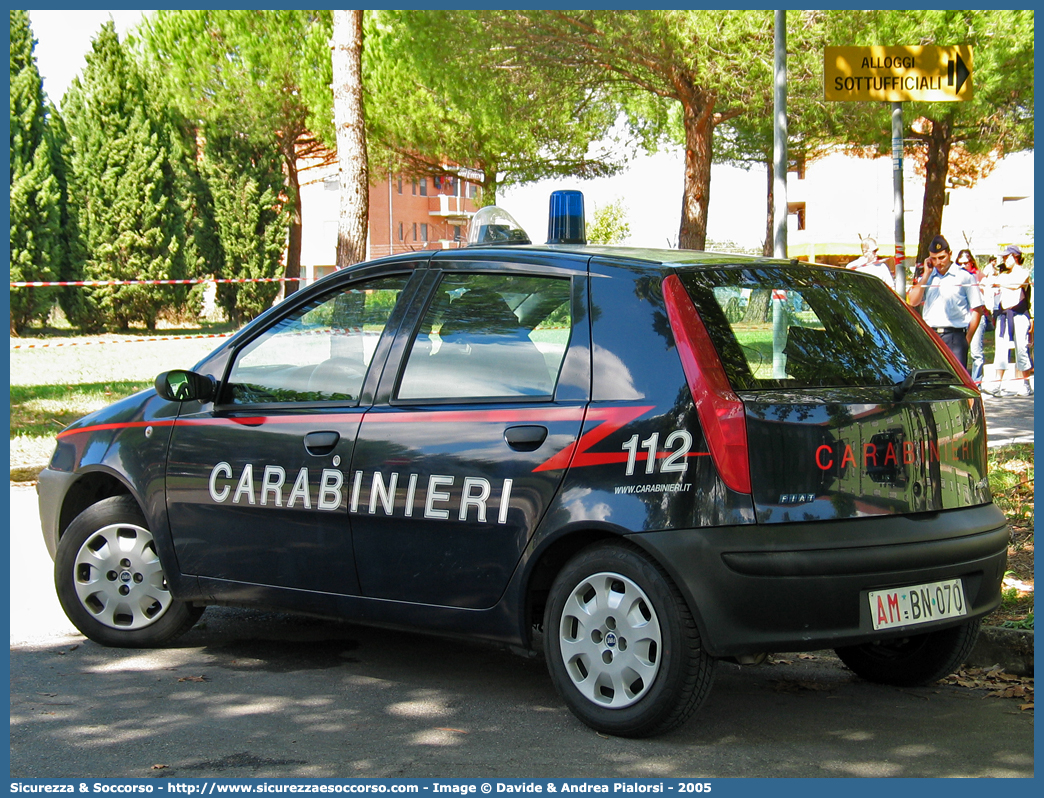 AM BN070
Arma dei Carabinieri
Reparto Carabinieri presso l'Aeronautica Militare
Fiat Punto II serie
Parole chiave: AM;A.M.;CC;C.C.;BN 070;Arma;Carabinieri;Aeronautica;Militare;Fiat;Punto