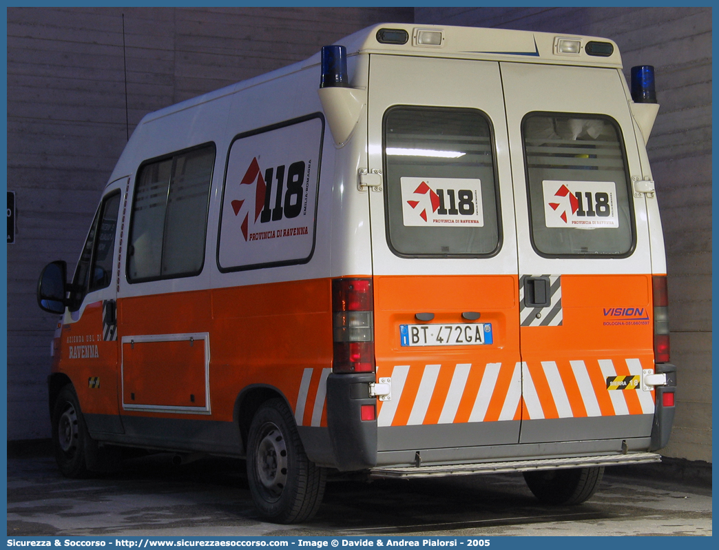 RA 18
118 Romagna Soccorso
Ambito Territoriale di Ravenna
Fiat Ducato II serie
Allestitore Vision S.r.l.
Parole chiave: Fiat;Ducato;118;Romagna;Ravenna;Soccorso;Ambulanza;Autoambulanza;Vision