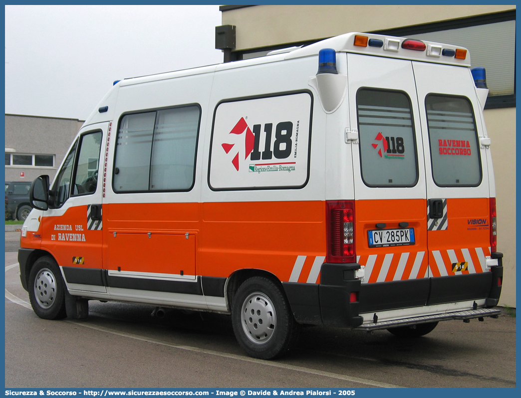 RA 14
118 Romagna Soccorso
Ambito Territoriale di Ravenna
Fiat Ducato II serie restyling
Allestitore Vision S.r.l.
Parole chiave: 118;Romagna;Ravenna;Soccorso;Ambulanza;Autoambulanza;Fiat;Ducato;Vision