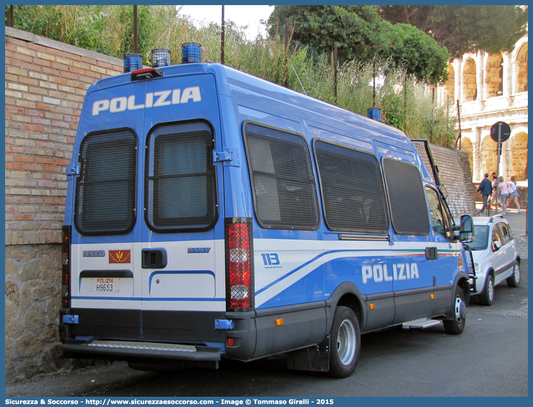 Polizia H9653
Polizia di Stato
Reparto Mobile
Iveco Daily 50C17 V serie
Allestitore Sperotto S.p.A.
Parole chiave: PS;P.S.;Polizia;Polizia di Stato;Reparto Mobile;Ordine Pubblico;Iveco;Daily;Sperotto