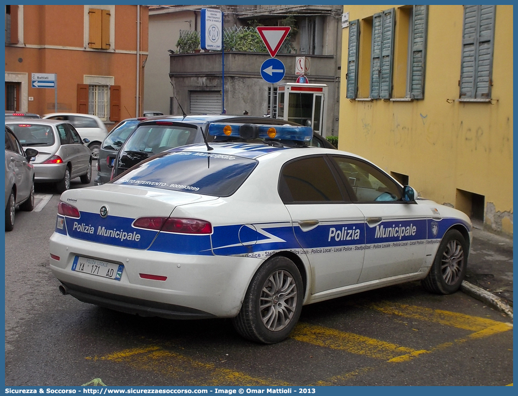 Polizia Locale YA171AD
Polizia Municipale
Unione Terre di Castelli
Alfa Romeo 159
Allestitore Bertazzoni S.r.l.
Parole chiave: Polizia;Locale;Municipale;Terre di Castelli;Castelnuovo Rangone;Spilamberto;Savignano sul Panaro;Vignola;Castelvetro di Modena;Marano sul Panaro;Guiglia;Zocca;Alfa Romeo;159;YA171AD;YA 171 AD;Bertazzoni