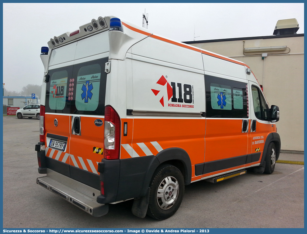 RA 11
118 Romagna Soccorso
Ambito Territoriale di Ravenna
Fiat Ducato III serie
Allestitore Aricar S.p.A.
Parole chiave: Fiat;Ducato X250;118;Romagna;Ravenna;Soccorso;Ambulanza;Autoambulanza;Aricar